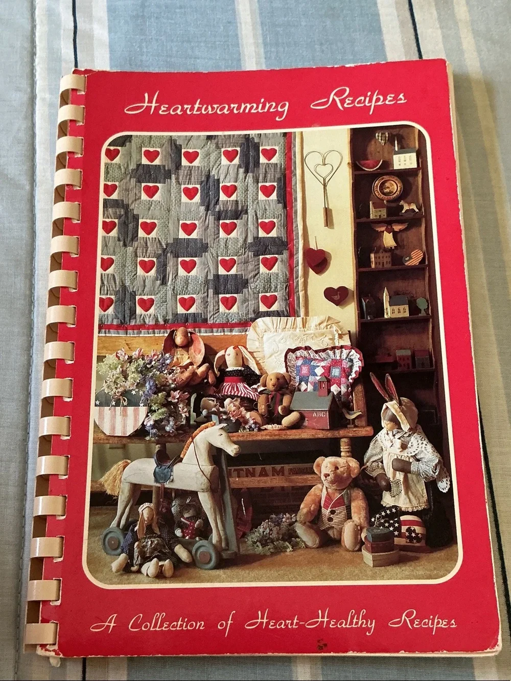 Heartwarming Recipes Red Cookbook - Unbranded